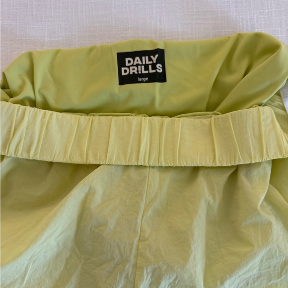 Daily Drills Lemonade Bounce Shorts - Picture 3 of 3